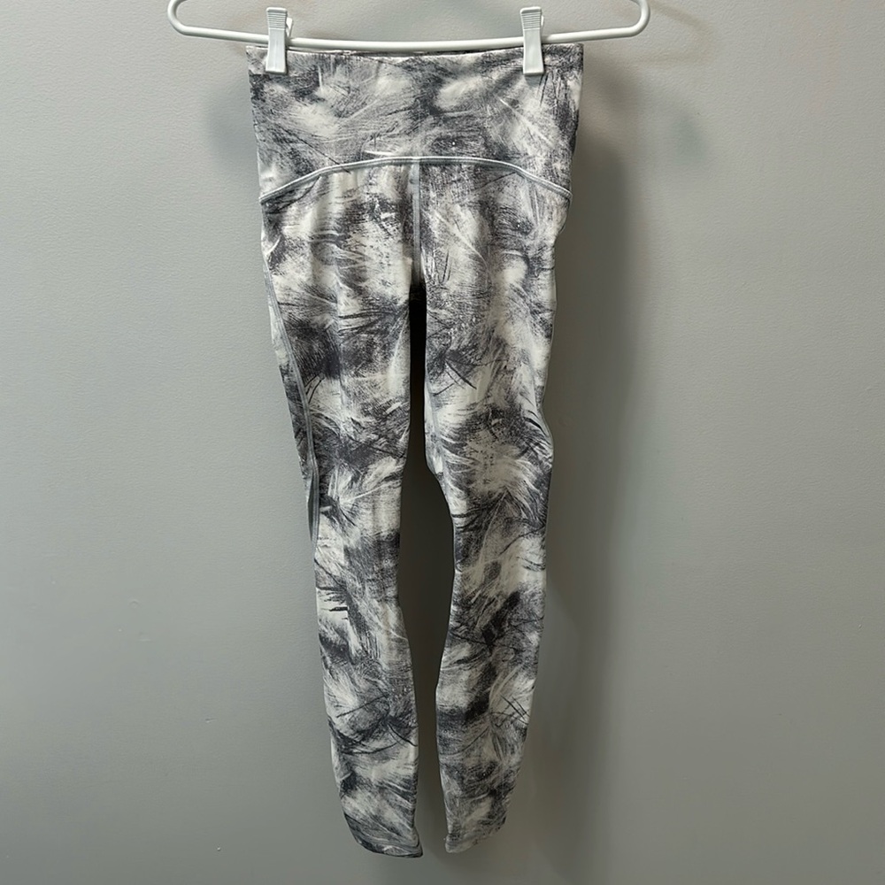 Lululemon Train Times 7/8 Pant - Size 4 Dot Confirmed